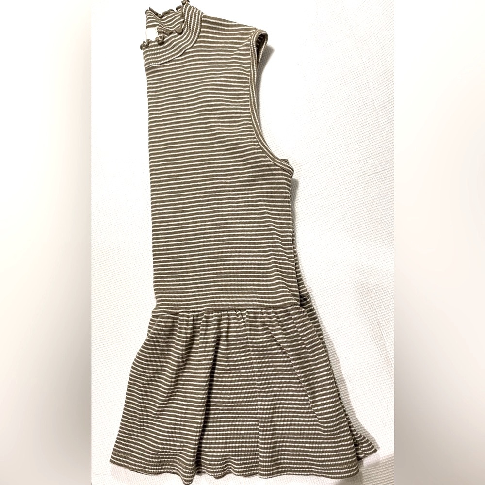 ANTHROPOLOGIE t.la sleeveless peplum